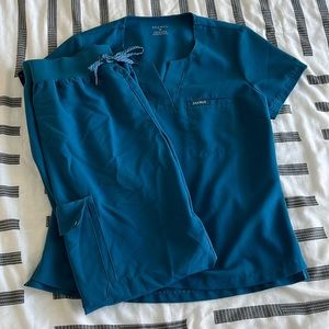 JAANUU Caribbean Blue Scrub Set M